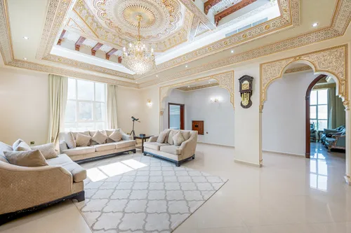 5 Bedrooms Villa in Al Rahmaniya 1