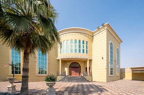 5 Bedrooms Villa in Al Rahmaniya 1