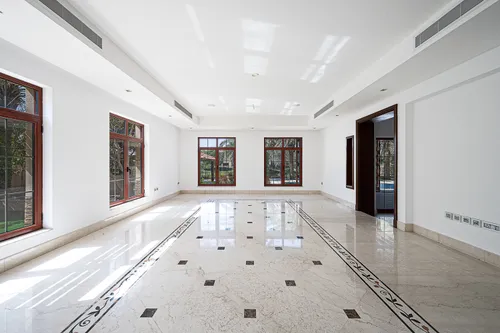 5 Bedrooms Villa in The Mansions