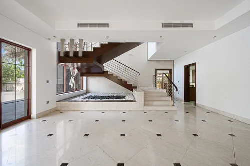 5 Bedrooms Villa in The Mansions