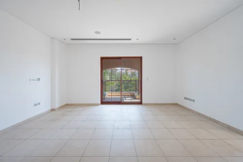 5 Bedrooms Villa in The Mansions