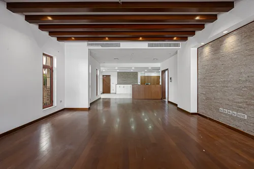 5 Bedrooms Villa in The Mansions