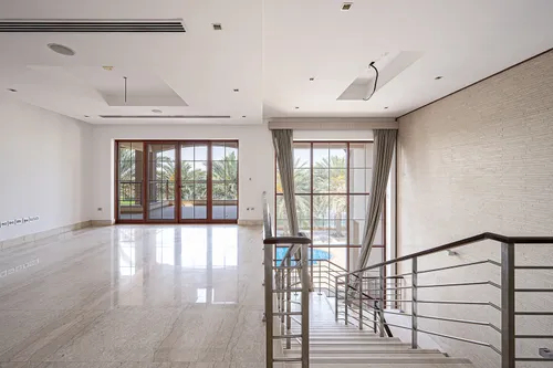 5 Bedrooms Villa in The Mansions