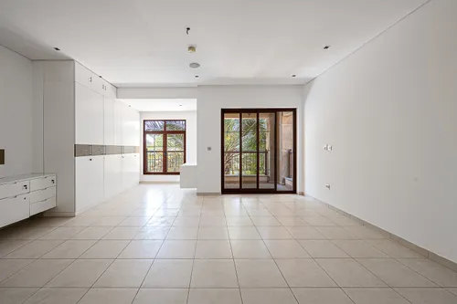 5 Bedrooms Villa in The Mansions