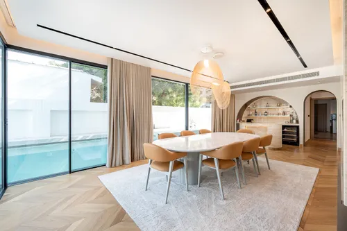 4 Bedrooms Villa in Jumeirah 2 Villas