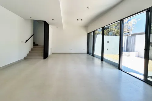 3 Bedrooms Townhouse in Robinia