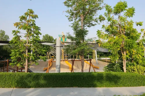 4 Bedrooms Townhouse in Azalea