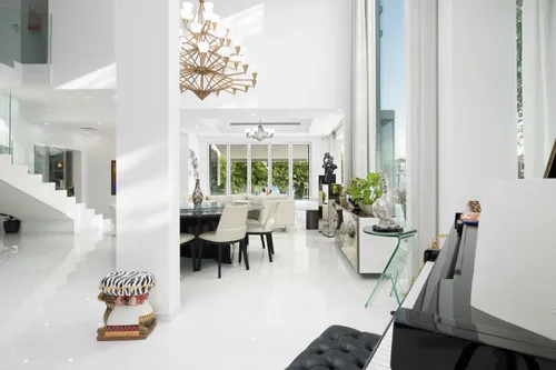4 Bedrooms Villa in Entertainment Foyer