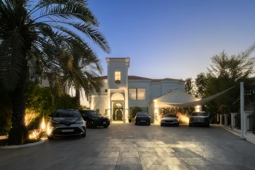 4 Bedrooms Villa in Entertainment Foyer