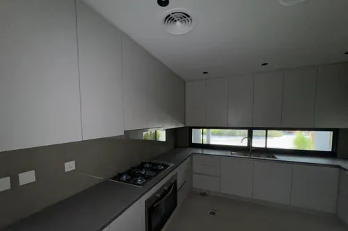 4 Bedrooms Townhouse in Kaya