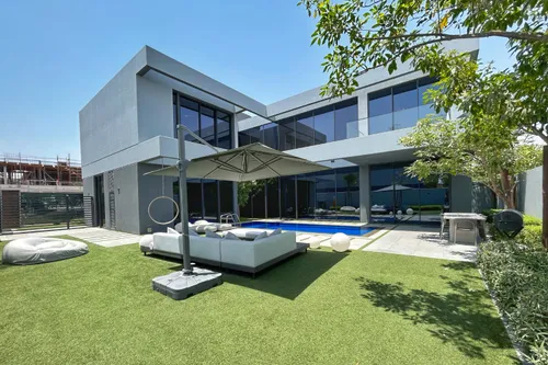 4 Bedrooms Villa in Robinia