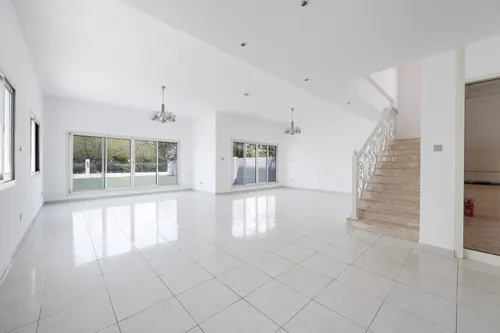 4 Bedrooms Villa in Nakheel Villas