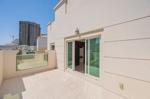 4 Bedrooms Villa in Nakheel Villas