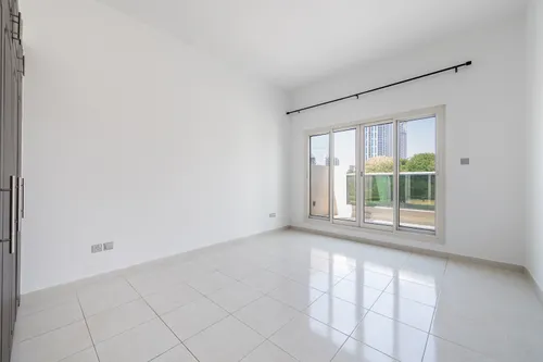 4 Bedrooms Villa in Nakheel Villas