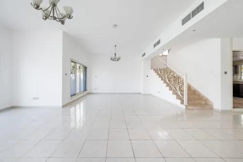 4 Bedrooms Villa in Nakheel Villas