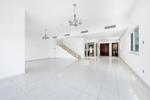 4 Bedrooms Villa in Nakheel Villas
