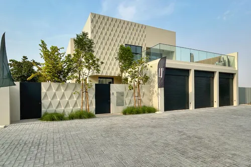 3 Bedrooms Townhouse in Hayyan