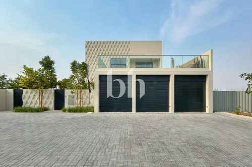 Vibrant 3 Bedroom Townhouse | Prime Location