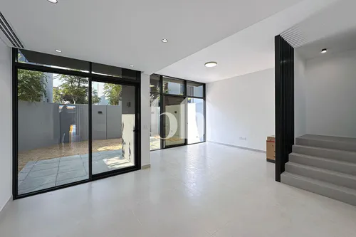 Corner Freehold Resale | Vacant | Single Row