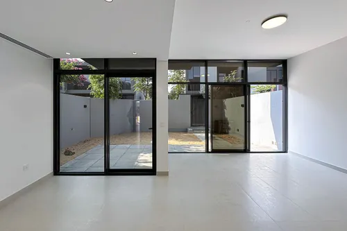 3 Bedrooms Townhouse in Sendian