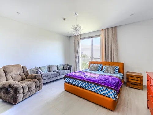 4 Bedrooms Villa in Redwoods