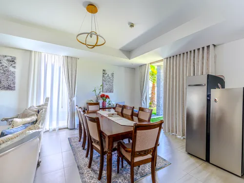 4 Bedrooms Villa in Redwoods
