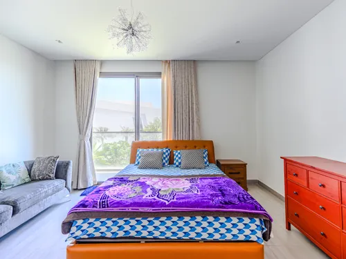 4 Bedrooms Villa in Redwoods