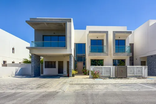 4 Bedrooms Villa in Redwoods
