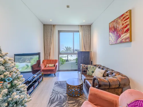 4 Bedrooms Villa in Redwoods