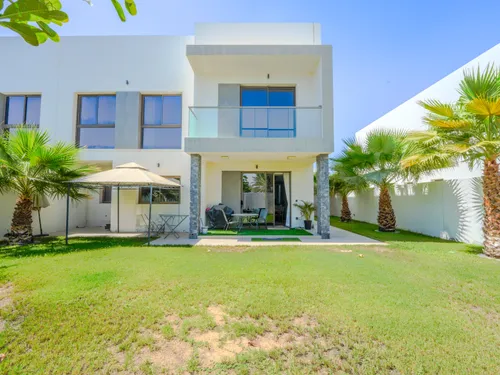4 Bedrooms Villa in Redwoods