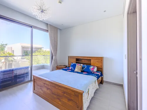 4 Bedrooms Villa in Redwoods