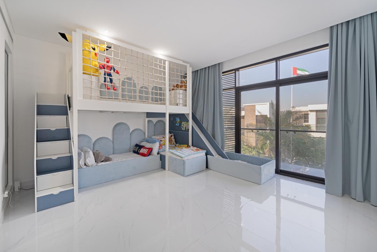 5 Bedrooms Villa in Picadilly Green