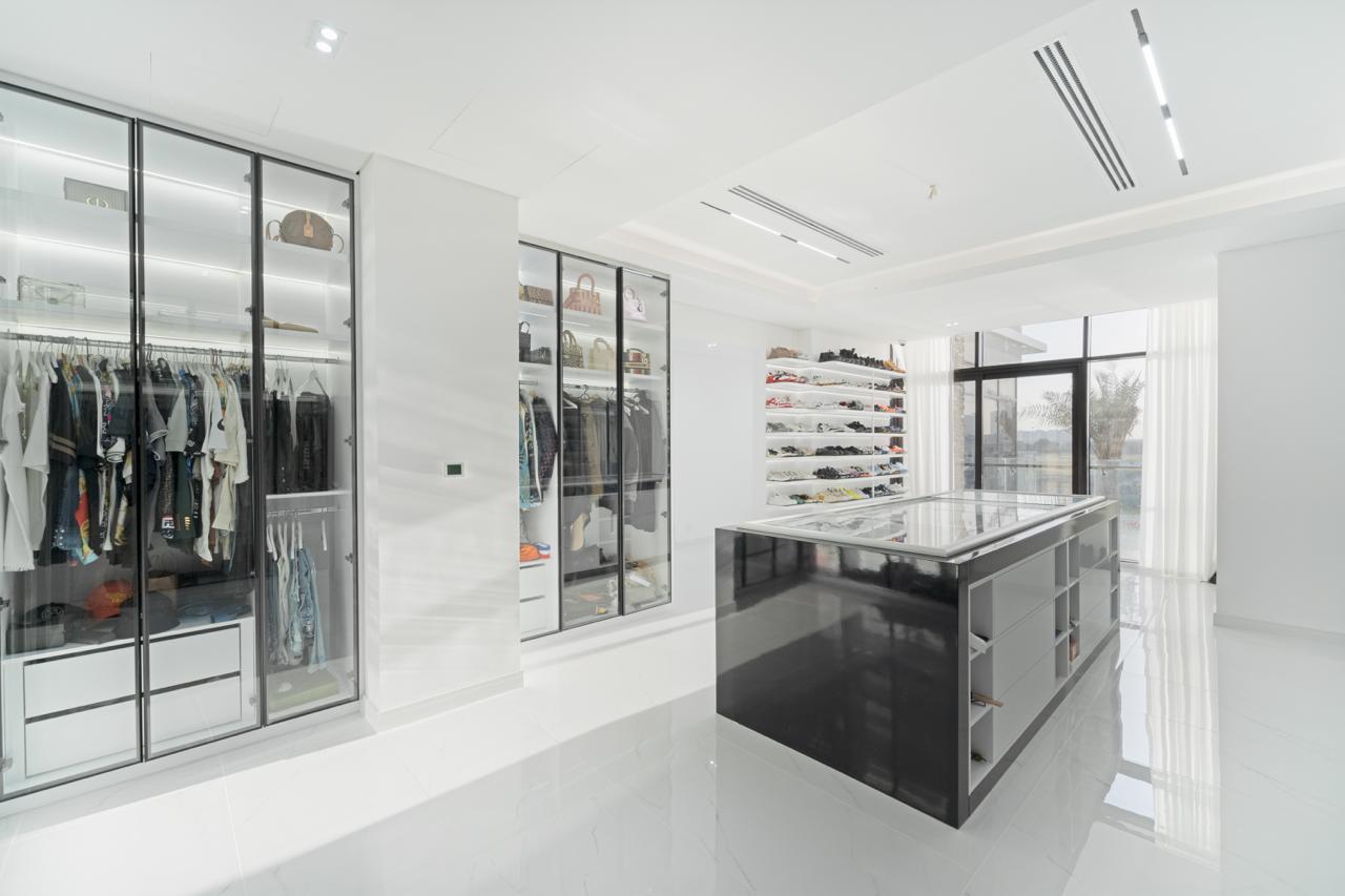 5 Bedrooms Villa in Picadilly Green