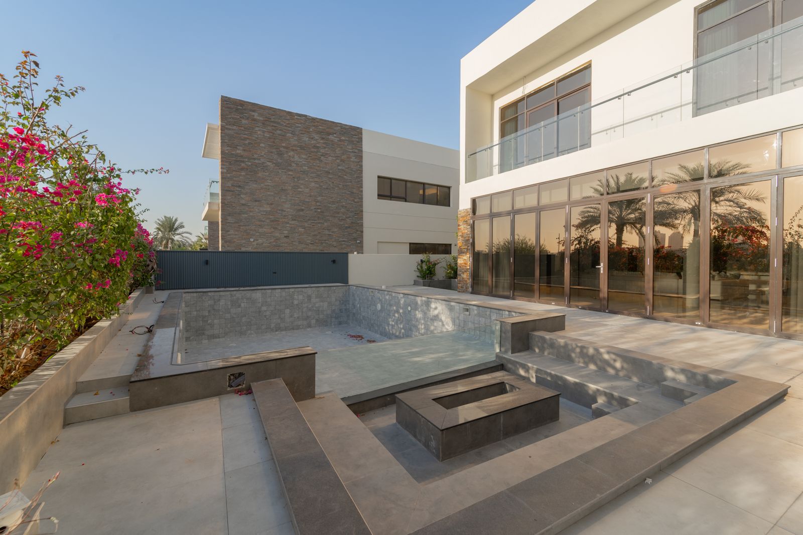 5 Bedrooms Villa in Picadilly Green