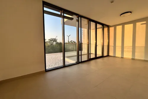 Freehold Prime Location | Front facing | balcony