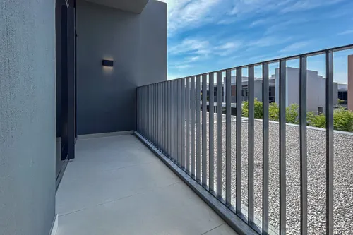 3 Bedrooms Townhouse in Sendian