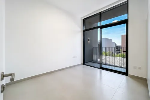 3 Bedrooms Townhouse in Sendian