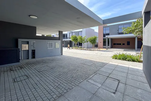 3 Bedrooms Townhouse in Sendian