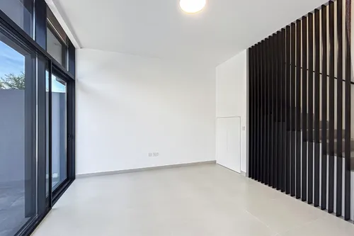 3 Bedrooms Townhouse in Sendian