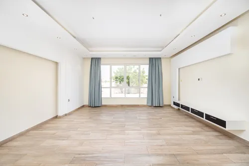 5 Bedrooms Villa in Al Rahmaniya 1