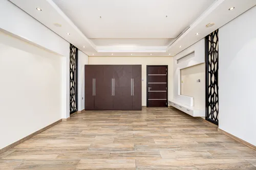 5 Bedrooms Villa in Al Rahmaniya 1