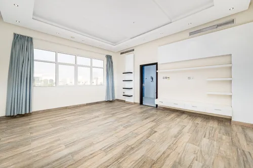 5 Bedrooms Villa in Al Rahmaniya 1
