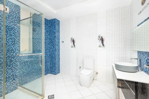 5 Bedrooms Villa in Al Rahmaniya 1