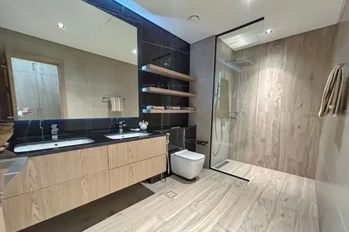 6 Bedrooms Villa in Hayyan