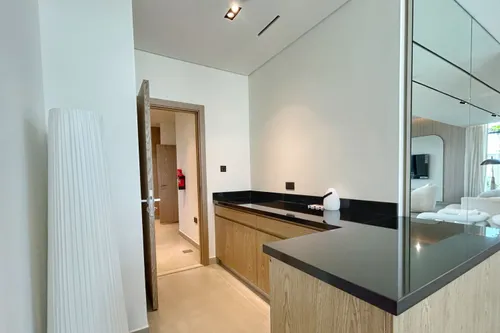 6 Bedrooms Villa in Hayyan