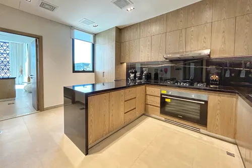 6 Bedrooms Villa in Hayyan