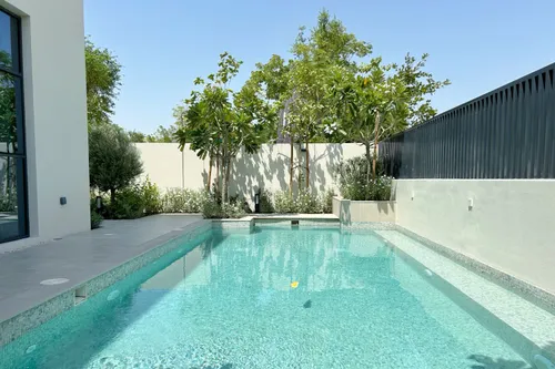 6 Bedrooms Villa in Hayyan