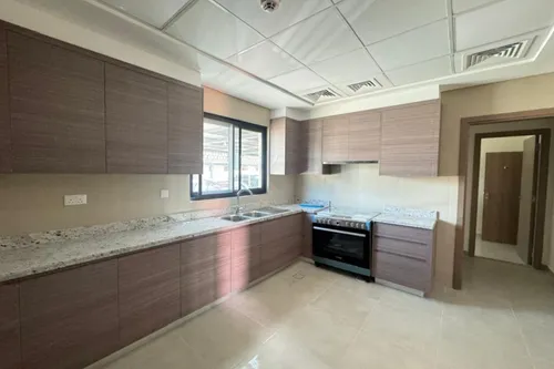 Freehold |Single row Corner End Unit | Rented