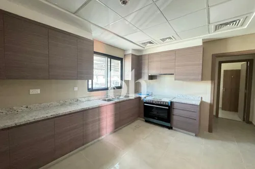 Freehold |Single row Corner End Unit | Rented