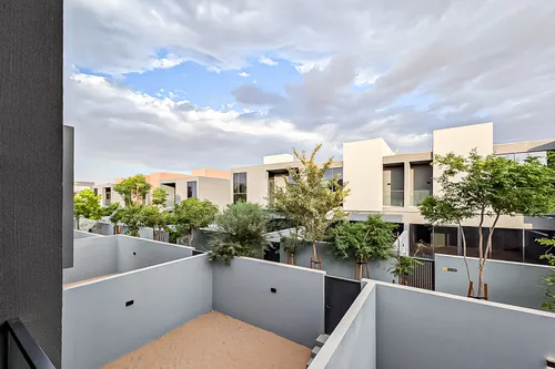 2 Bedrooms Townhouse in Saro